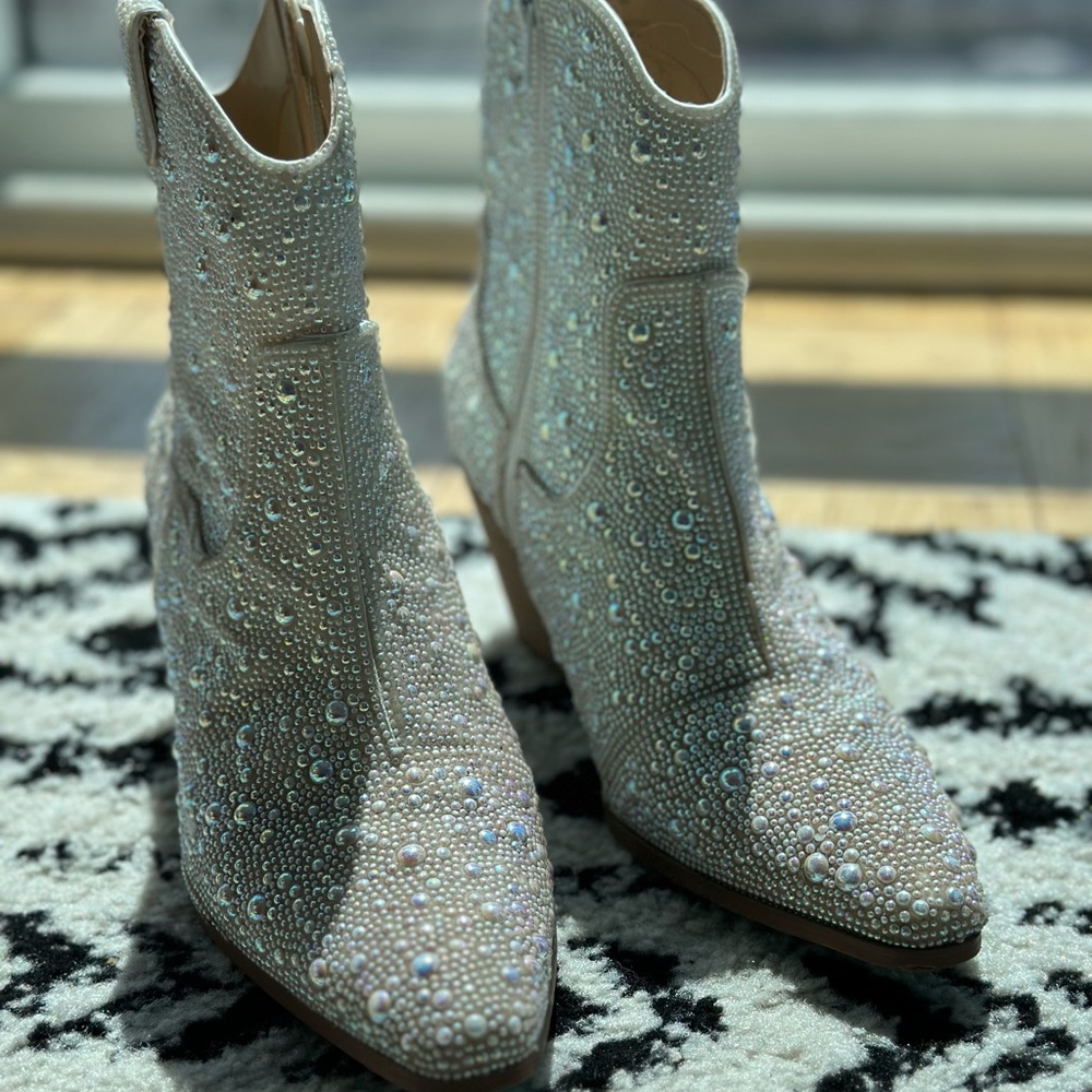 Betsey Johnson Ivory DIVA cowboy boots